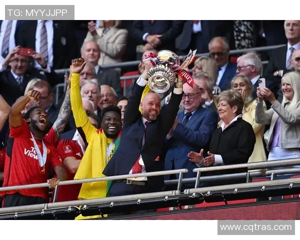 足总杯激战曼联与里昂平局点球大战引发全场狂欢解析