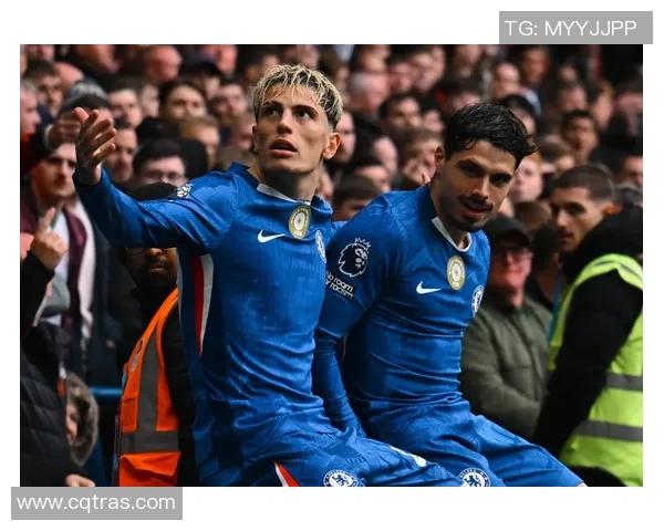 欧冠激战曼联小胜切尔西绝杀时刻引发全场狂欢与转会传闻涌现